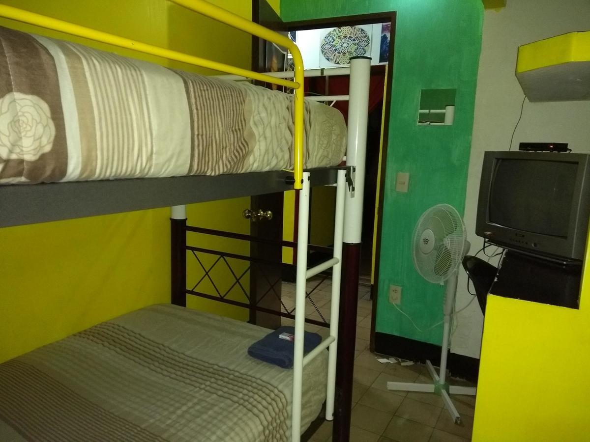 Hostal Casa Anita Guadalajara Exterior photo
